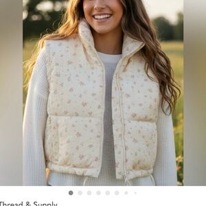 Thread & Supply Cream off white Quilted Puffer Vest floral with pockets M NWT